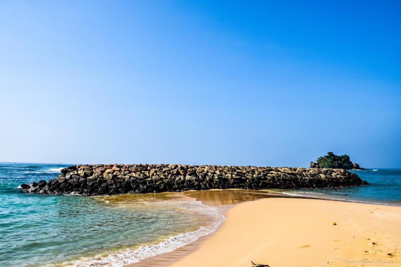 Tenasi Beach Resort Ahangama Eksteriør billede