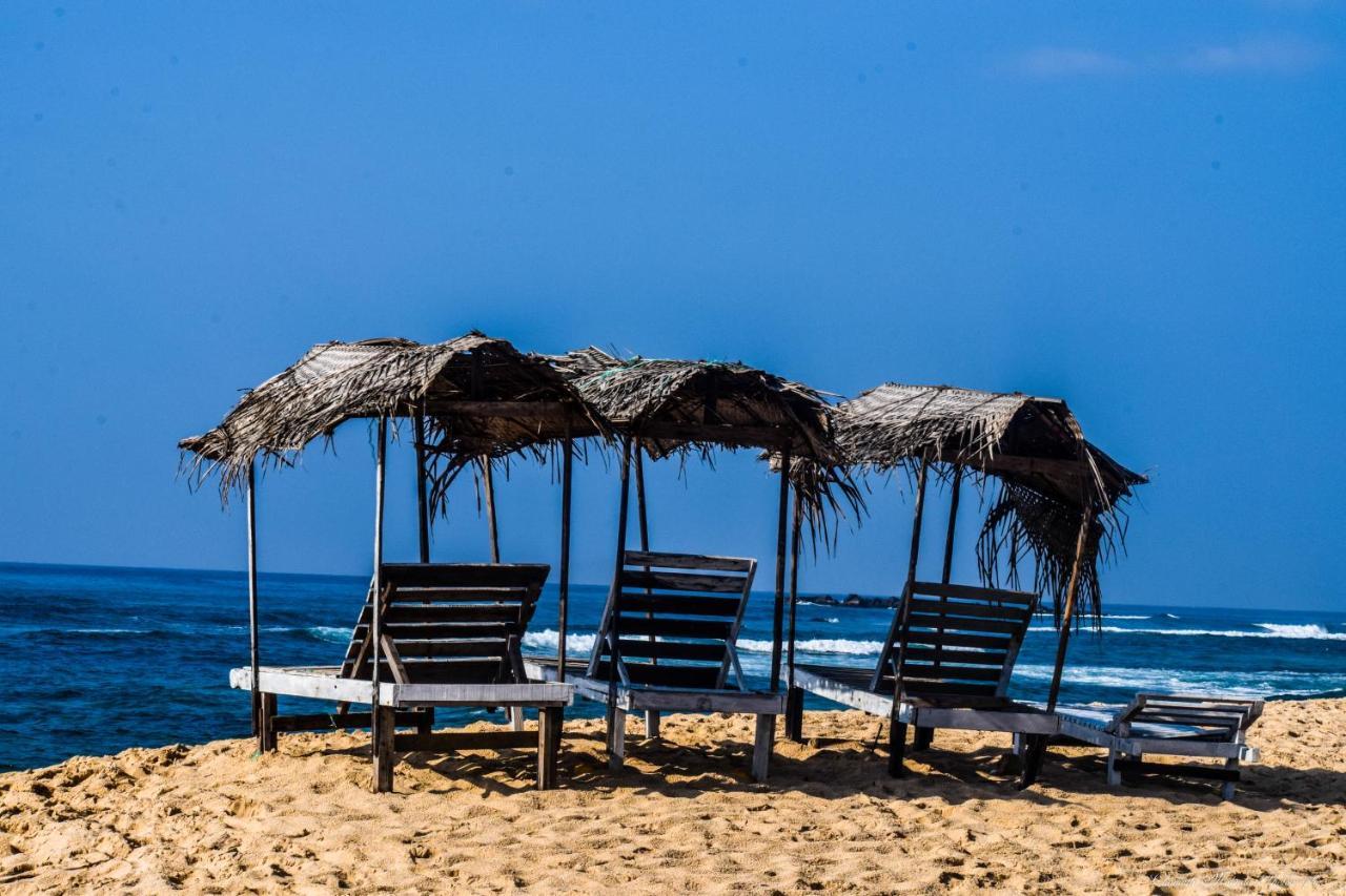 Tenasi Beach Resort Ahangama Eksteriør billede